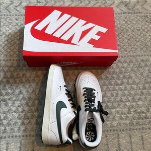 Nike court vision low women shoes size 9.5